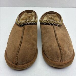 Ugg slippers women’s size 8